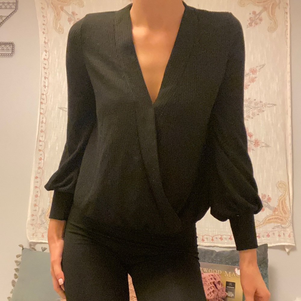 Low neck black fancy top ZARA